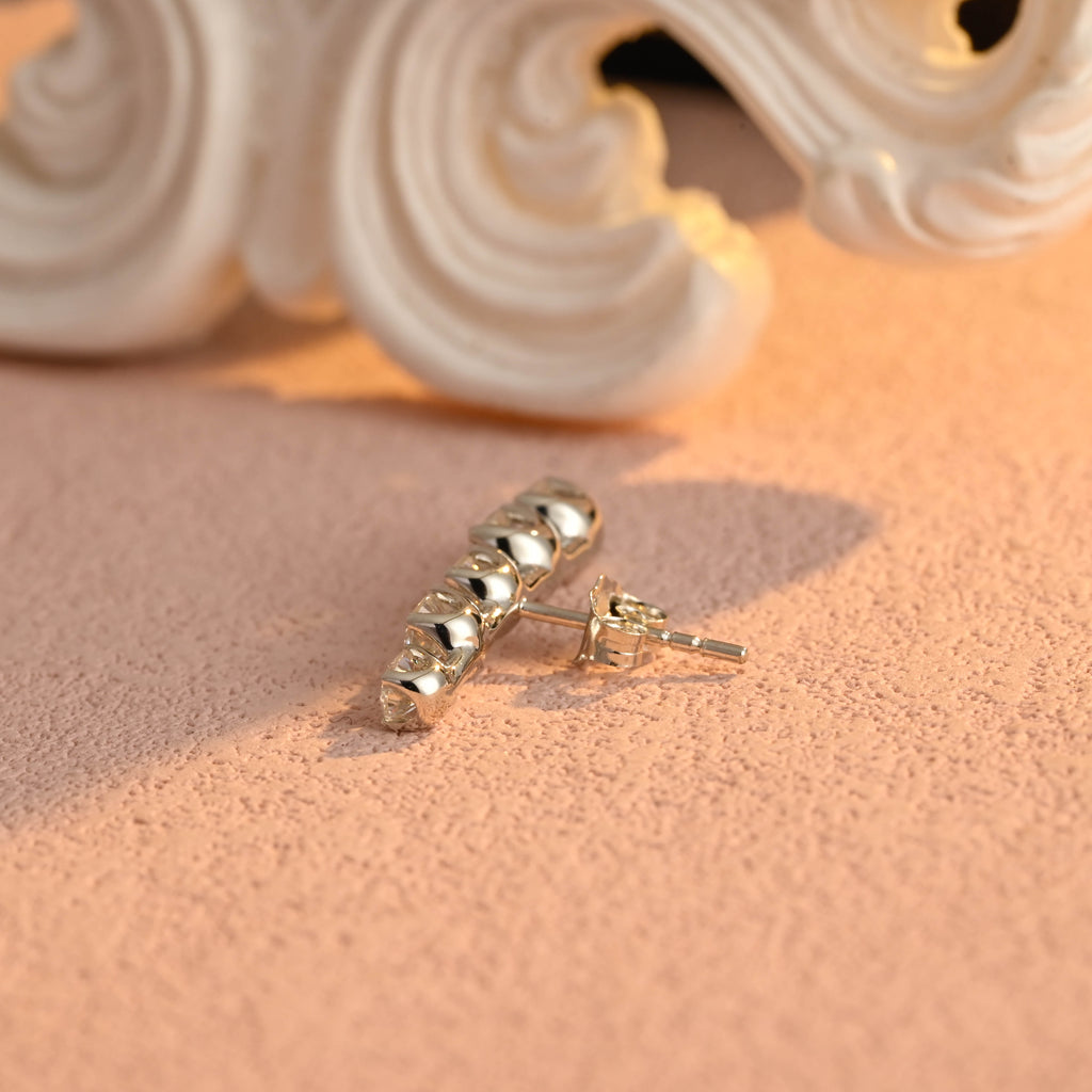 5-Stone Round Lab Grown Diamond Gradient Studs | D-E VVS-VS | 14K 18K Gold