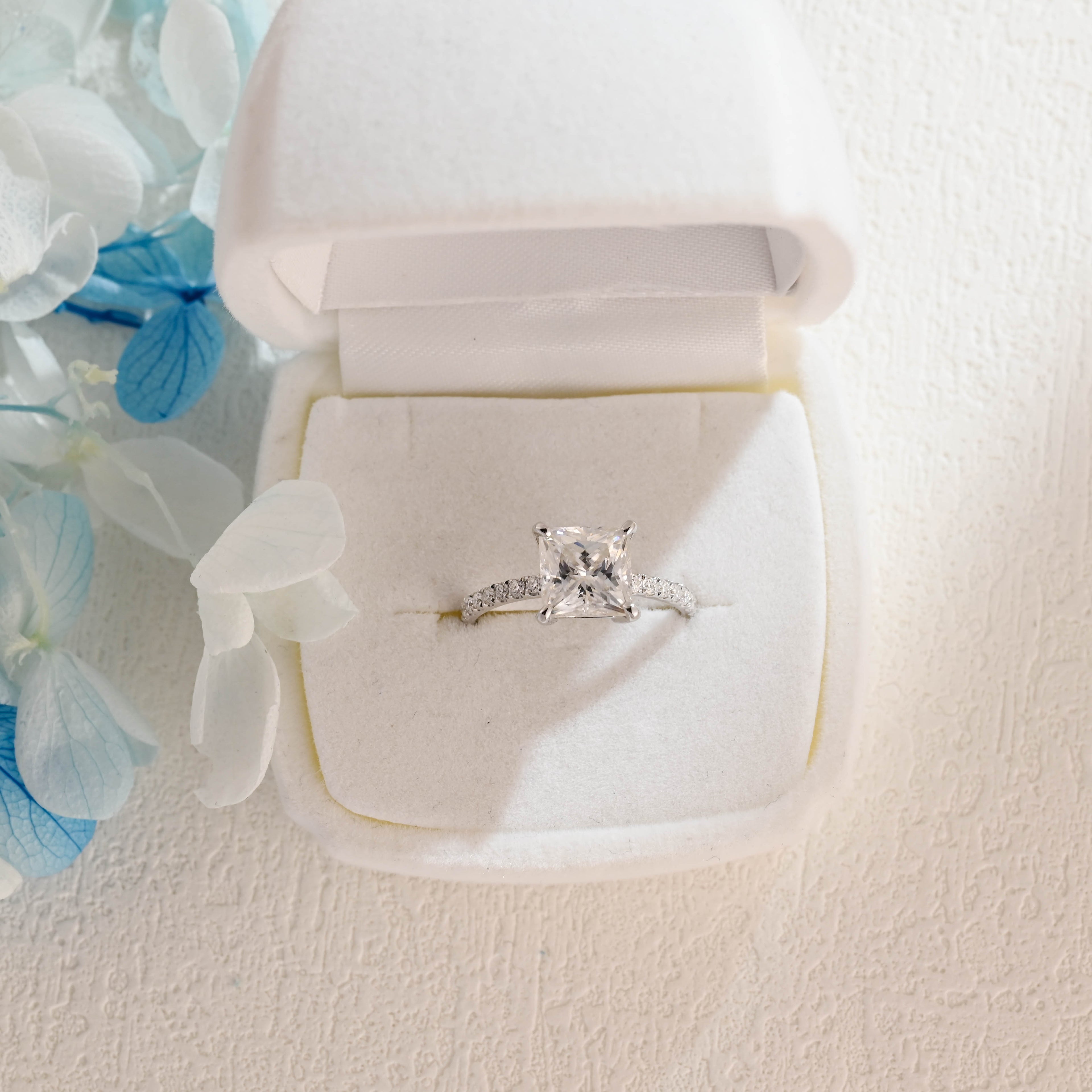 IGI Certified Princess Cut Lab Grown Diamond Ring - 1-5 CT D VS1 - 14K/18K Gold & Platinum