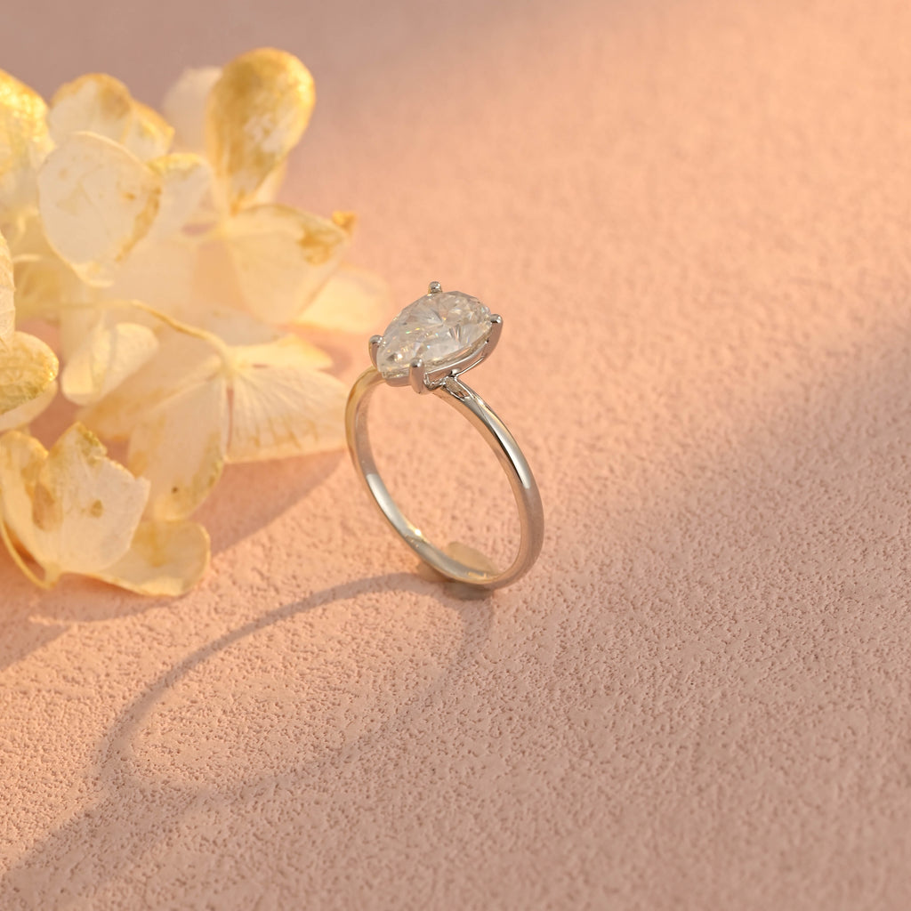IGI Certified 1-5 Carat D Color VS1 Clarity Pear Cut Lab Grown Diamond Engagement Ring in 14K/18K Gold or Platinum