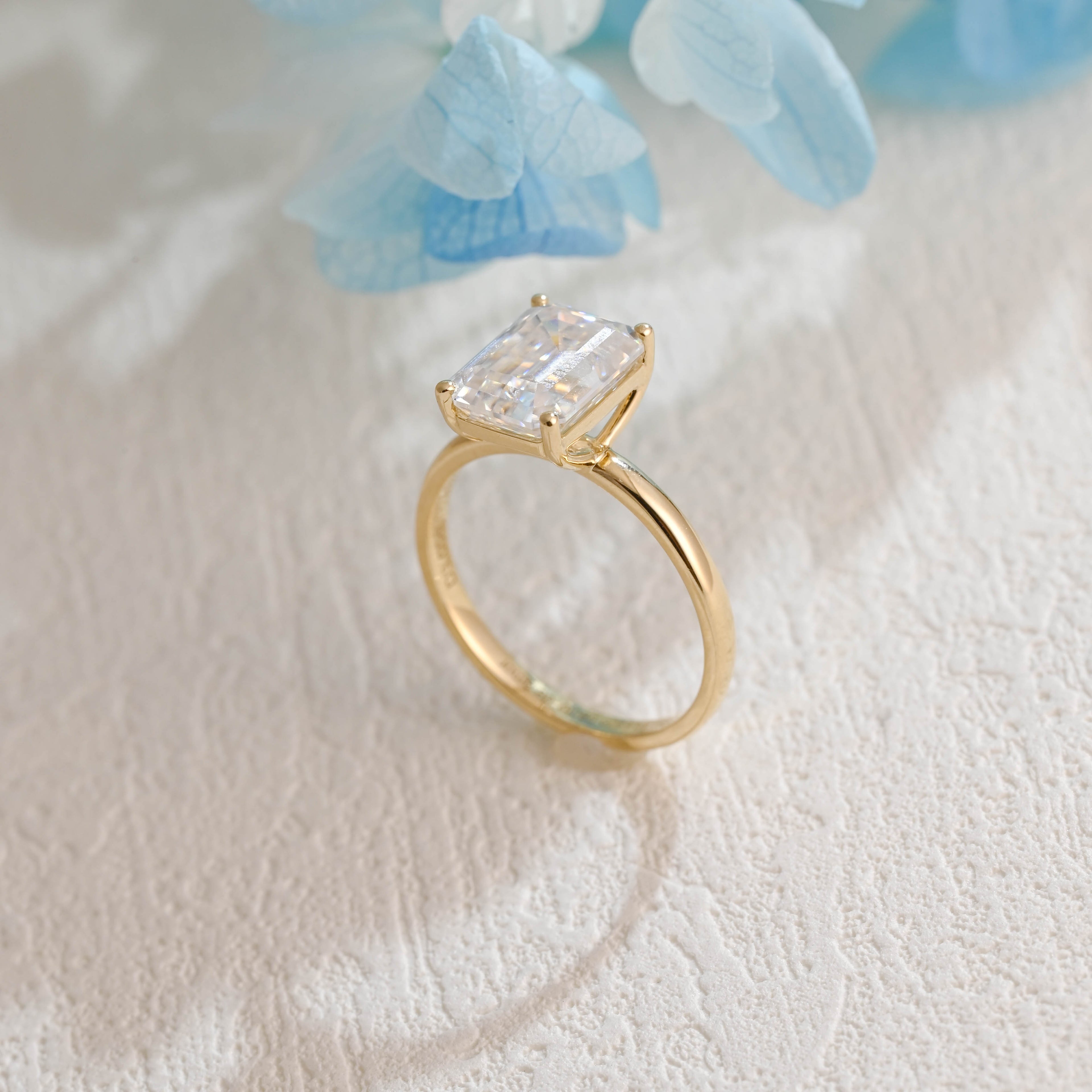 IGI Certified 1-5 Carat Emerald Cut Lab Grown Diamond Ring | D VS1 EX | 14K 18K Gold