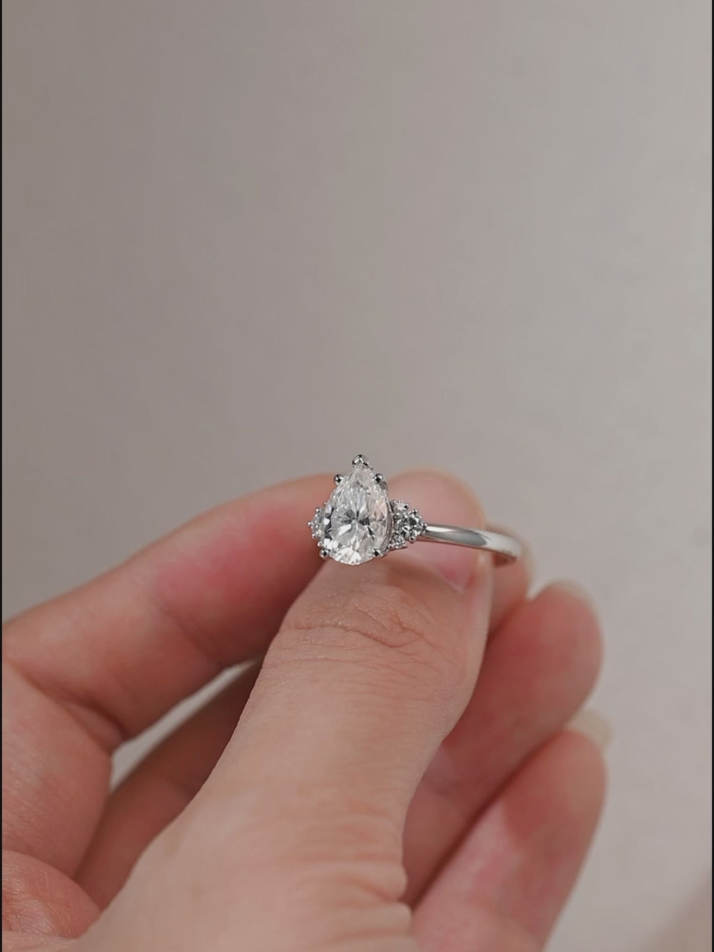 IGI Certified 1-5 Carat D Color VS1 Clarity Pear Cut Lab Grown Diamond Engagement Ring in 14K/18K Gold or Platinum