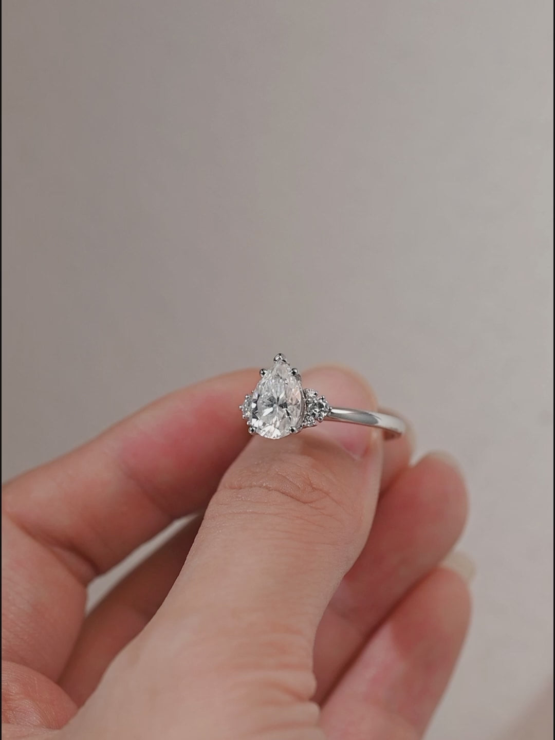 IGI Certified 1-5 Carat D Color VS1 Clarity Pear Cut Lab Grown Diamond Engagement Ring in 14K/18K Gold or Platinum