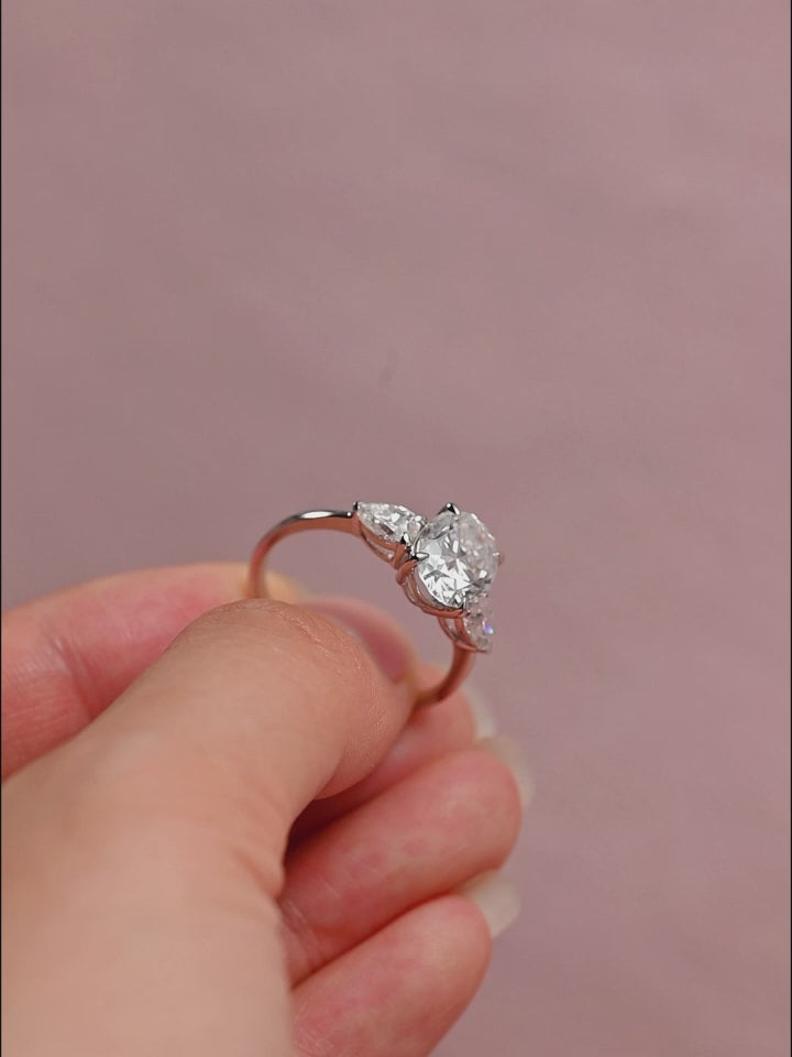IGI Certified 1-5 Carat Oval Cut Lab Grown Diamond Ring | D VS1 EX | 14K 18K Gold & Platinum