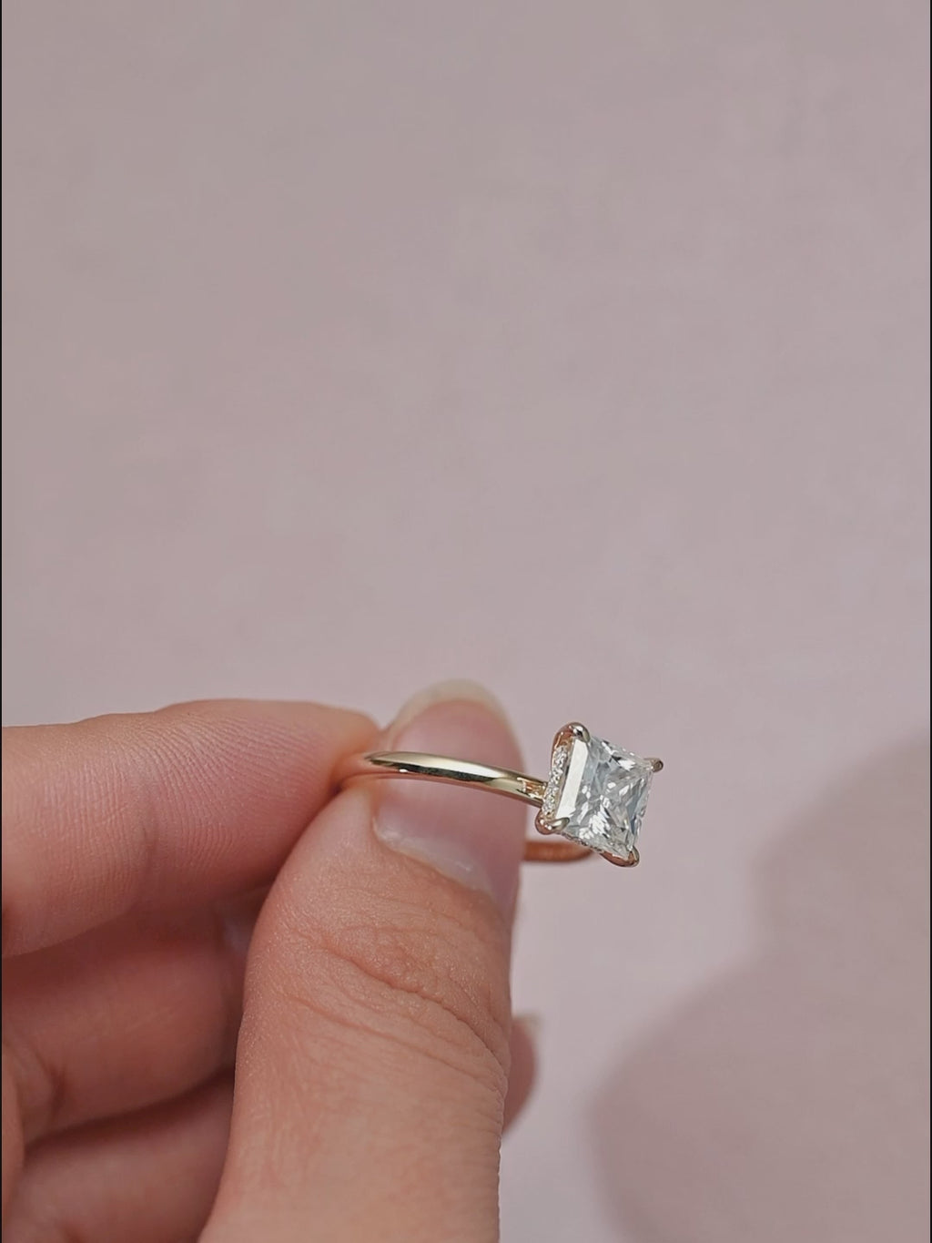 IGI Certified Princess Cut Lab Grown Diamond Ring - 1-5 CT D VS1 - 14K/18K Gold & Platinum