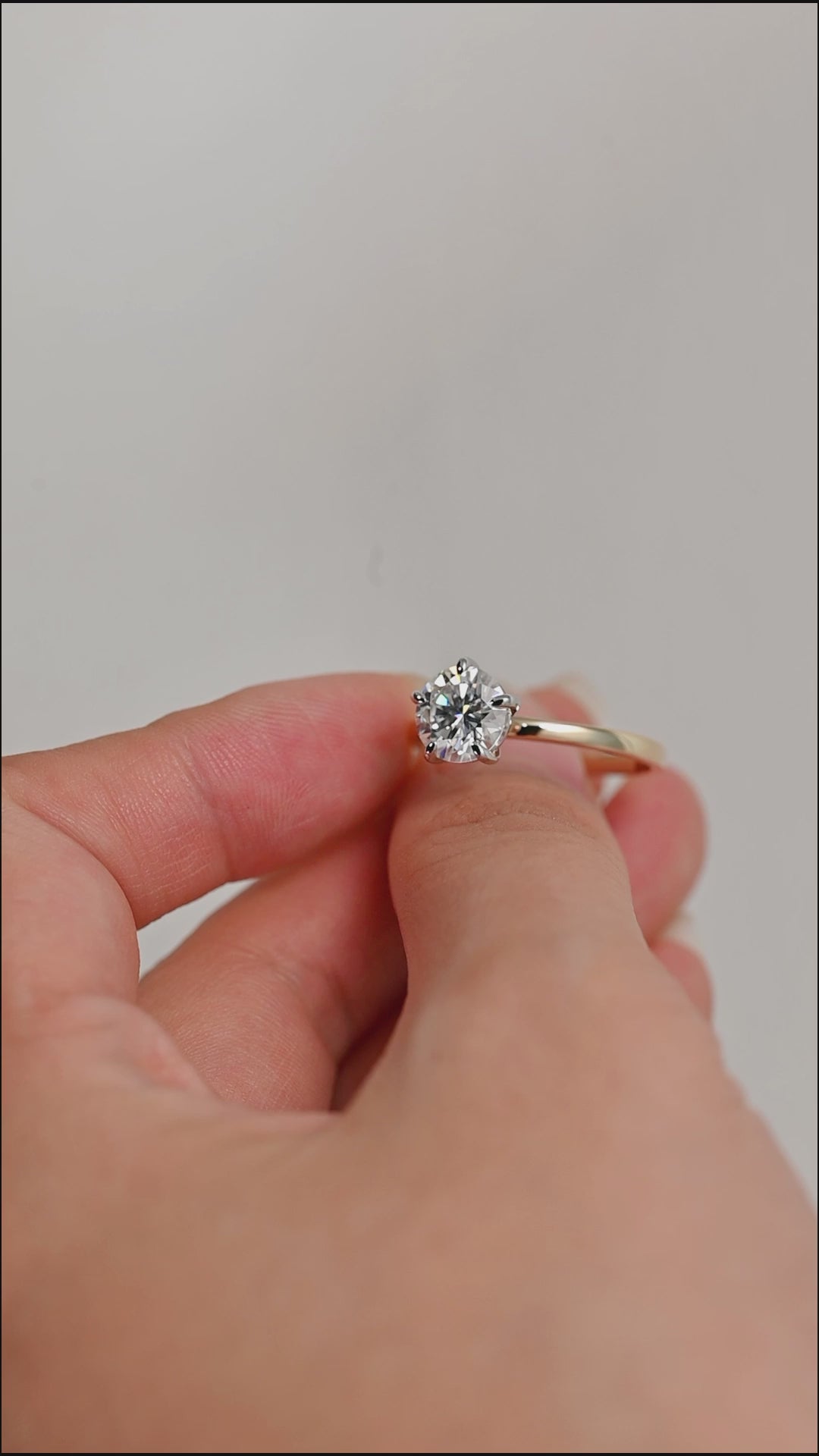 IGI Certified 1-5 Carat Round Brilliant Lab Grown Diamond Ring | D VS1 Ideal Cut | Two-Tone Gold