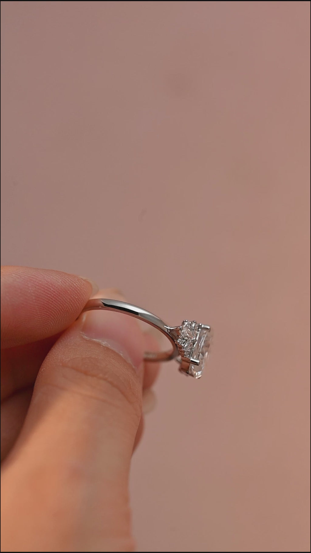 IGI Certified 1-5 Carat Oval Cut Lab Grown Diamond Ring | D VS1 EX | 14K 18K Gold & Platinum