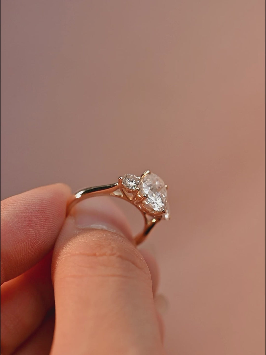 IGI Certified 1-5 Carat Oval Cut Lab Grown Diamond Ring | D VS1 EX | 14K 18K Gold & Platinum
